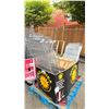 Image 2 : 3 PALLETS OF METRO STYLE RACKS