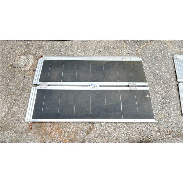 FOLDING ALUMINUM VEHICLE RAMP