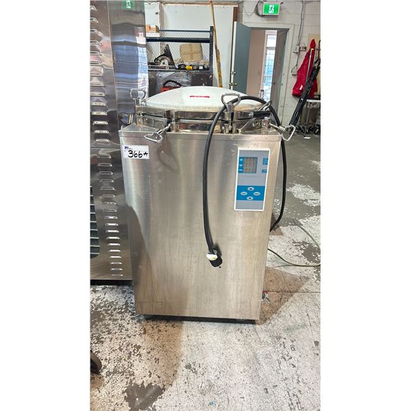 VERTICAL 150L PRESSURE STEAM STERILIZER LS-150LD