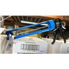Image 2 : 8 CASES OF COX 41002 JUMBO QUART CAULKING GUNS (EACH CASE CONTAINS 3)