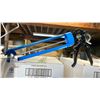 Image 2 : 8 CASES OF COX 41002 JUMBO QUART CAULKING GUNS (EACH CASE CONTAINS 3)
