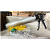 Image 2 : 12 COX AVON 600 CAULKING GUNS - EACH INCLUDES 6 YELLOW 2N1006 CONE NOZZLES