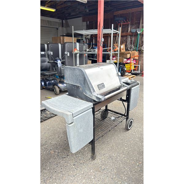 WEBER STAINLESS STEEL PROPANE GRILL