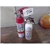 Image 1 : lot of two fire extinguishers.