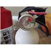 Image 4 : lot of two fire extinguishers.