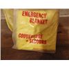Image 3 : Spill kit and emergency blanket.