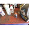 Image 5 : Lot of assorted shop fluids.
