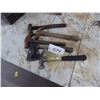 Image 2 : Lot of hammers and axe.