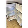 Image 5 : KITCHEN SPACE OF ASSORTED ITEMS INCLUDING; GE SWING OUT FRIDGE 30"W, FRIGIDAIRE MINI FRIDGE &