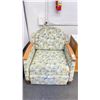 Image 2 : HILLROM PORTABLE MOSAIC FABRIC CONVERTIBLE LOUNGE CHAIR & BED