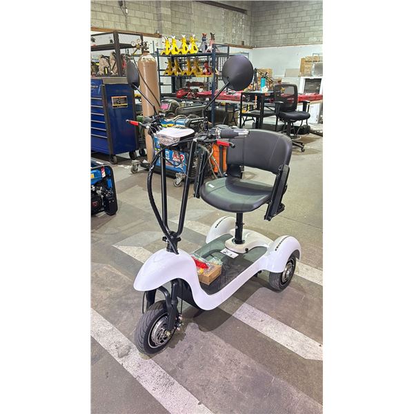 BINRAY WHITE 3 WHEEL ELECTRIC SCOOTER WITH KEYS & CHARGER