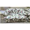 Image 3 : WHITE & FLORAL FABRIC UPHOLSTERED SOFA & LOVESEAT WITH CUSHIONS