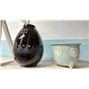 Image 2 : SHELF OF (4) ASSORTED PLANTER POTS