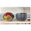 Image 3 : SHELF OF (4) ASSORTED PLANTER POTS