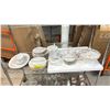Image 1 : 35-PC JOHANN HAVILAND BAVARIA BONE CHINA SET