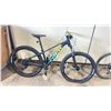 Image 1 : TREK ROSCOE BLACK 27 SPEED FRONT SUSPENSION MOUNTAIN BIKE WITH FULL DISC BRAKES