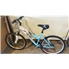 Image 2 : REVOLUTION GETAWAY WHITE / BLUE 21 SPEED FRONT SUSPENSION MOUNTAIN BIKE