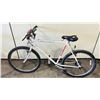 Image 2 : SCHWINN WOODLANDS PRO  WHITE 12 SPEED MOUNTAIN BIKE