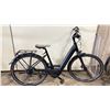 Image 2 : TREK BOSCH BLACK 9 SPEED CRUISER STYLE ELECTRIC BIKE WITH FULL DISC BRAKES