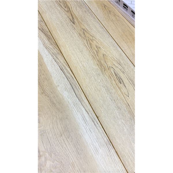 815.04 SQ FT OF EC PREMIUM AQUAFIX ROYAL SERIES CHARLES WIDE PLANK GLUELESS LAMINATE FLOORING