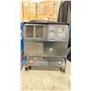 Image 2 : MILLER CP-302 ELECTRIC INDUSTRIAL CV-DC WELDING POWER SOURCE
