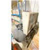 Image 6 : AIRKING 551 STATIONARY INDUSTRIAL AIR COMPRESSOR *3-PHASE BELT-DRIVEN TANK COMPRESSOR W/MOTOR*