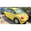 Image 2 : 2000 VOLKSWAGEN BEETLE, 2DR HATCHBACK, YELLOW, VIN 3VWCA21C9YM442098