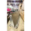 Image 2 : MOBILE METAL INDUSTRIAL SHEET METAL CART