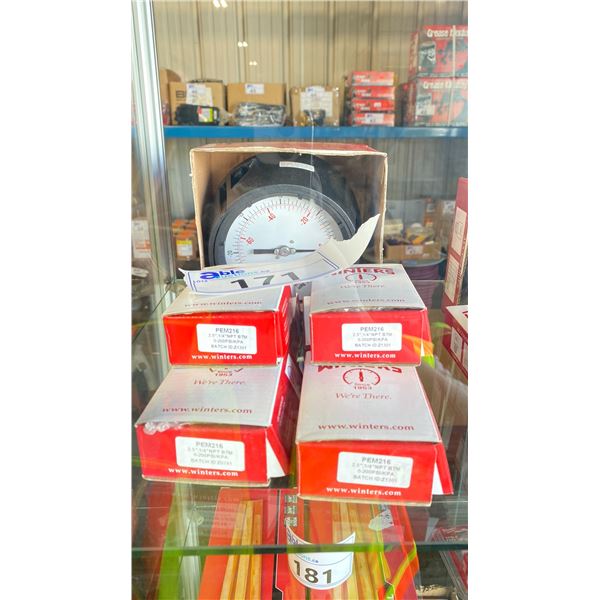6- WINTERS PEM216 GAUGES 2.5  0-200 PSI 1/4  NPT BTM & 1- WINTERS PPC5060 PROCESS GAUGE