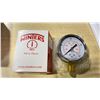Image 3 : 6- WINTERS PEM216 GAUGES 2.5" 0-200 PSI 1/4" NPT BTM & 1- WINTERS SS / SS 4'' 0-160 PSI