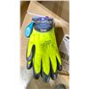 Image 2 : BOX OF LARGE STEALTH STINGRAY THERMAL LINED HI VIS WORK GLOVES #9403 APPROX 60 PAIRS