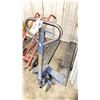 Image 1 : BLUE GIANT INDUSTRIAL PALLET JACK