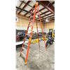 Image 2 : WERNER 12' ORANGE FIBERGLASS/ALUMINUM LADDER