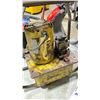 Image 2 : ENERPAC EEM-432Y ELECTRIC INDUSTRIAL HYDRAULIC PUMP WITH LEESON MOTOR