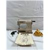 Image 4 : Sewing Machine & Accessories