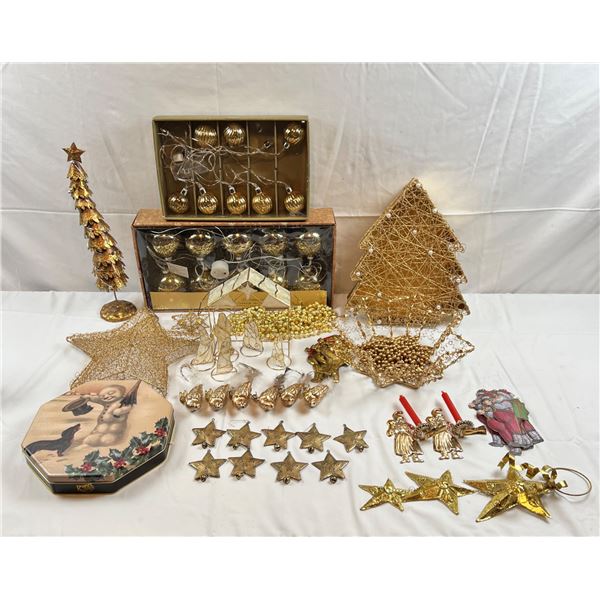 Assorted Christmas Decor