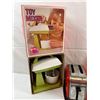 Image 2 : Miniature Children's Kitchen Items