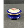 Image 11 : Vintage Lot of 4 Trinket Boxes - Ceramiche Italy Porcelain Cobalt Blue - Japan Brass Procelain Caske