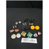 Image 1 : Bag of Vintage Pairs of Various Clip on Earrings