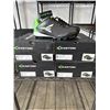 Image 1 : 4 NEW EASTON MAKO 2.0 LOW BASEBALL CLEATS SIZE US 6 YOUTH, BLACK / GREEN