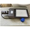 Image 1 : NEW INDUSTRIAL LED STREETLIGHT WITH PHOTOCELL, 300 WATT