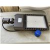 Image 1 : NEW INDUSTRIAL LED STREETLIGHT WITH PHOTOCELL, 300 WATT