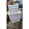 Image 2 : 3 PLASTIC ORGANIZER BINS