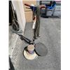 Image 2 : CENTAUR FLOOR POLISHER