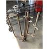 Image 1 : JACKALL AND 4 LEVELLING POSTS