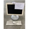 Image 1 : VINTAGE APPLE DESKTOP COMPUTER WITH MOUSE AND KEYBAORD, WORKING