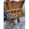 Image 1 : VINTAGE JEWELLERY BOX WITH ASSORTED ESTATE AND COSTUME JEWELLERY
