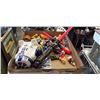 Image 1 : TRAY OF COLLECTIBLE FIGURES, STAR WARS, LIGHT SABRE ETC