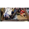 Image 3 : TRAY OF COLLECTIBLE FIGURES, STAR WARS, LIGHT SABRE ETC