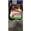 Image 1 : TOTE OF HOUSEHOLD DECOR AND CANDLES